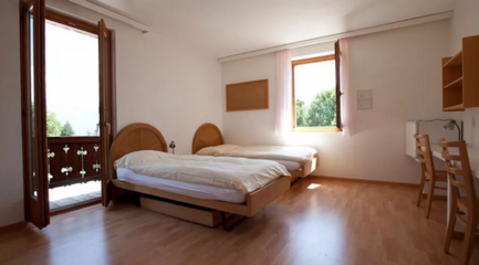 理諾士酒店管理學(xué)校布勒校區(qū) 餐飲管理融入360°無死角美景